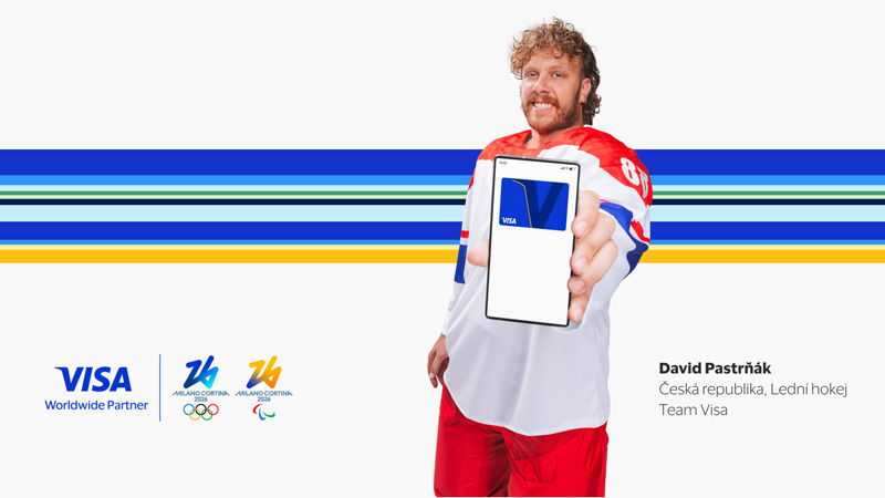 David Pastrňák holding visa mobile