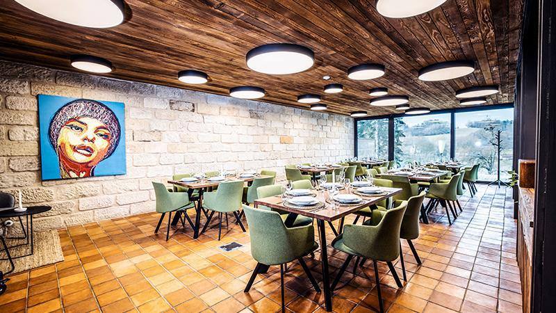 cz-vila-capek-800x450 Basic dining room