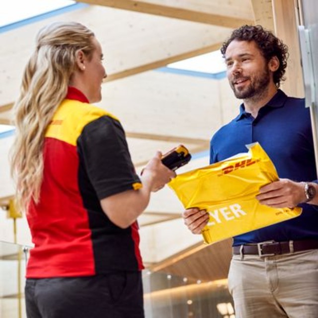 dhl delivery moment